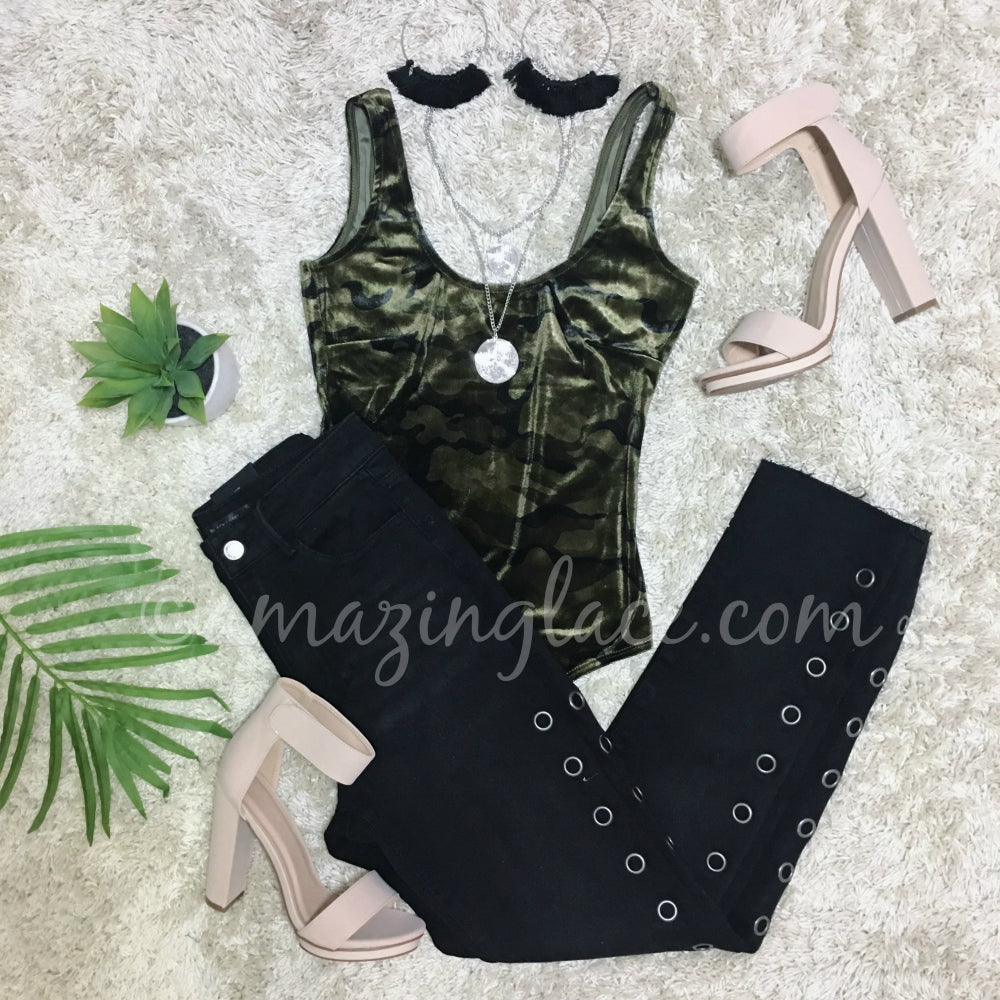 CAMO BODYSUIT AND GROMMET JEANS OUTFIT