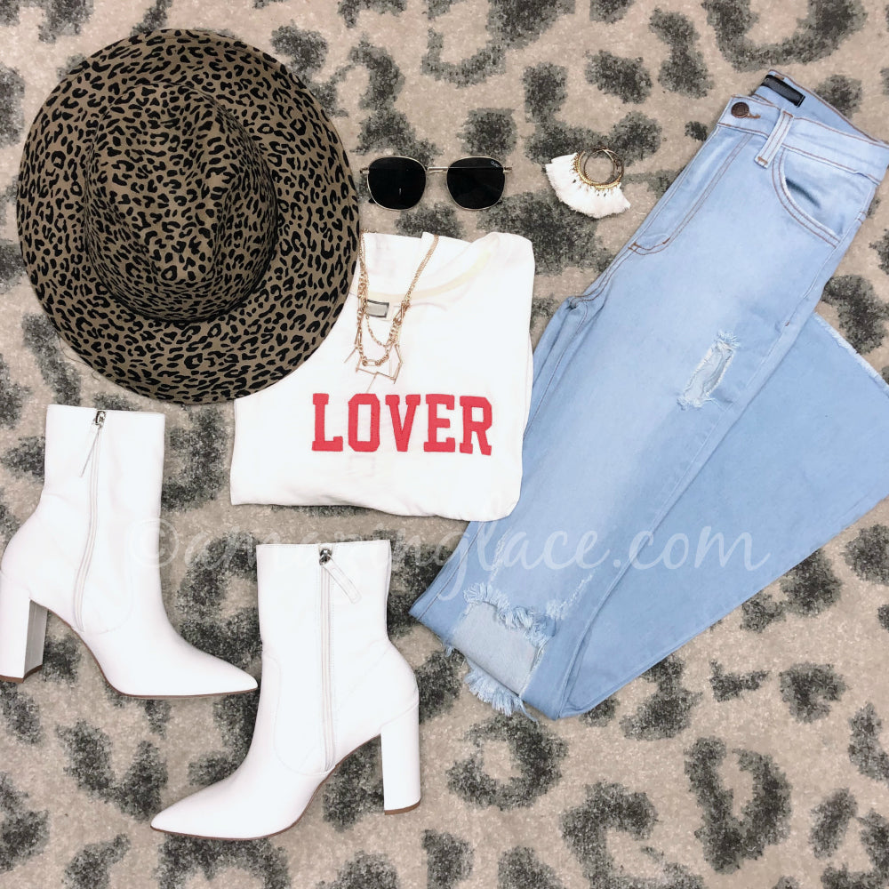 LOVER GRAPHIC TEE WITH FLARE DENIM OUTFIT