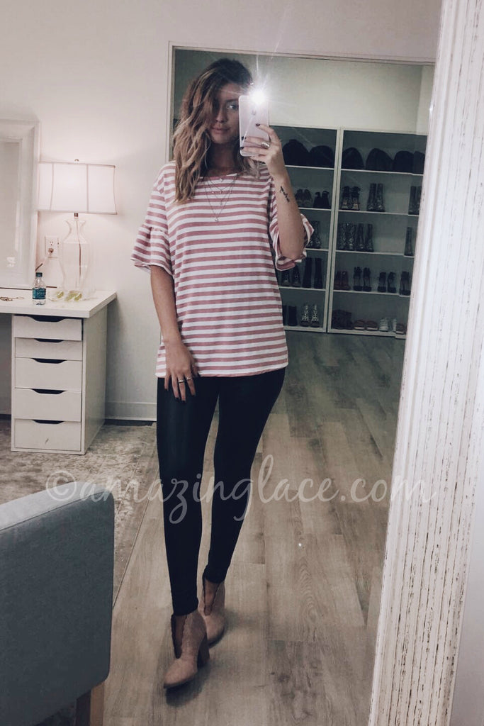 STRIPED TOP AND FAUX LEATHER LEGGINGS OUTFIT