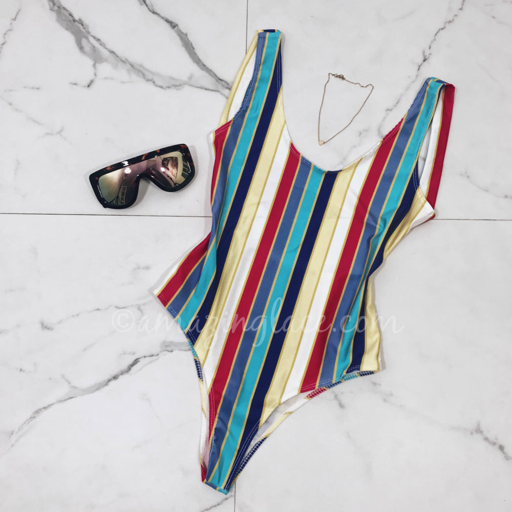 STRIPED ONE PIECE SWIMSUIT OUTFIT