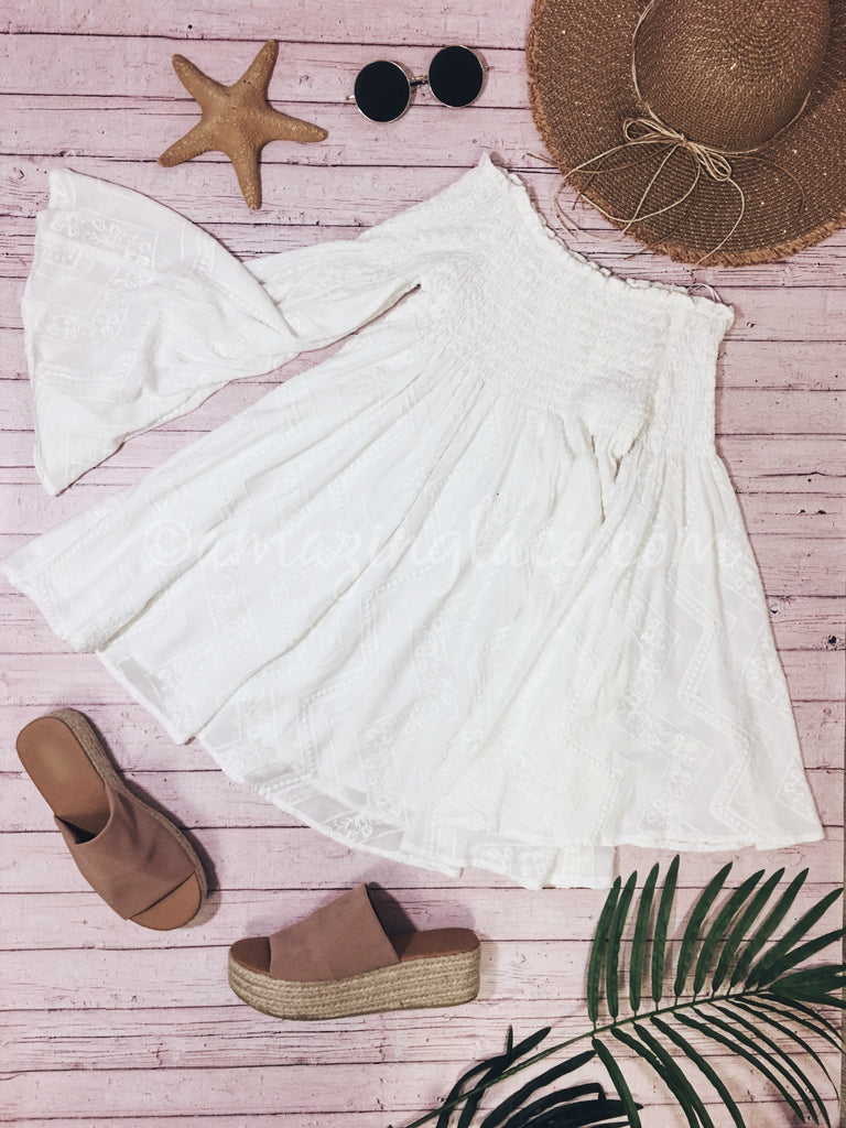 WHITE DRESS AND ESPADRILLES OUTFIT