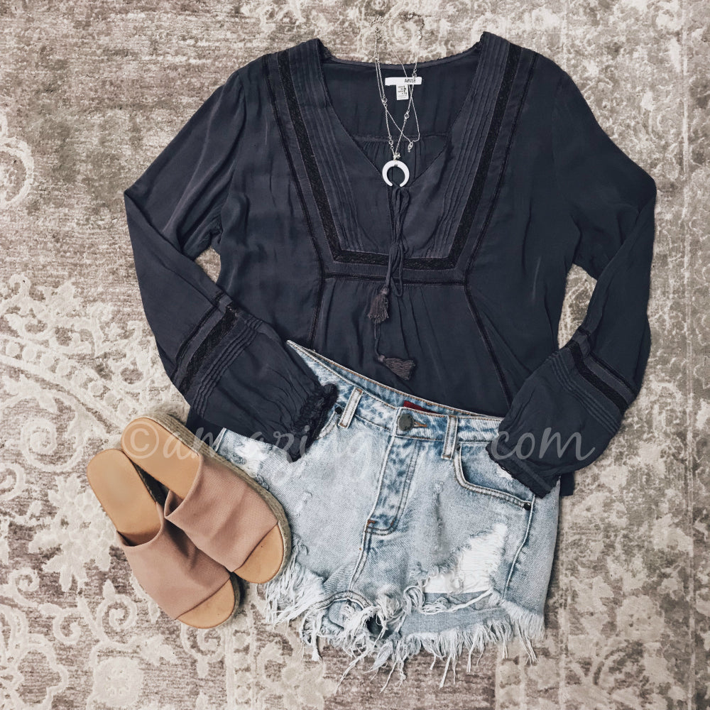 AMUSE SOCIETY WOVEN TOP AND DENIM SHORTS OUTFIT