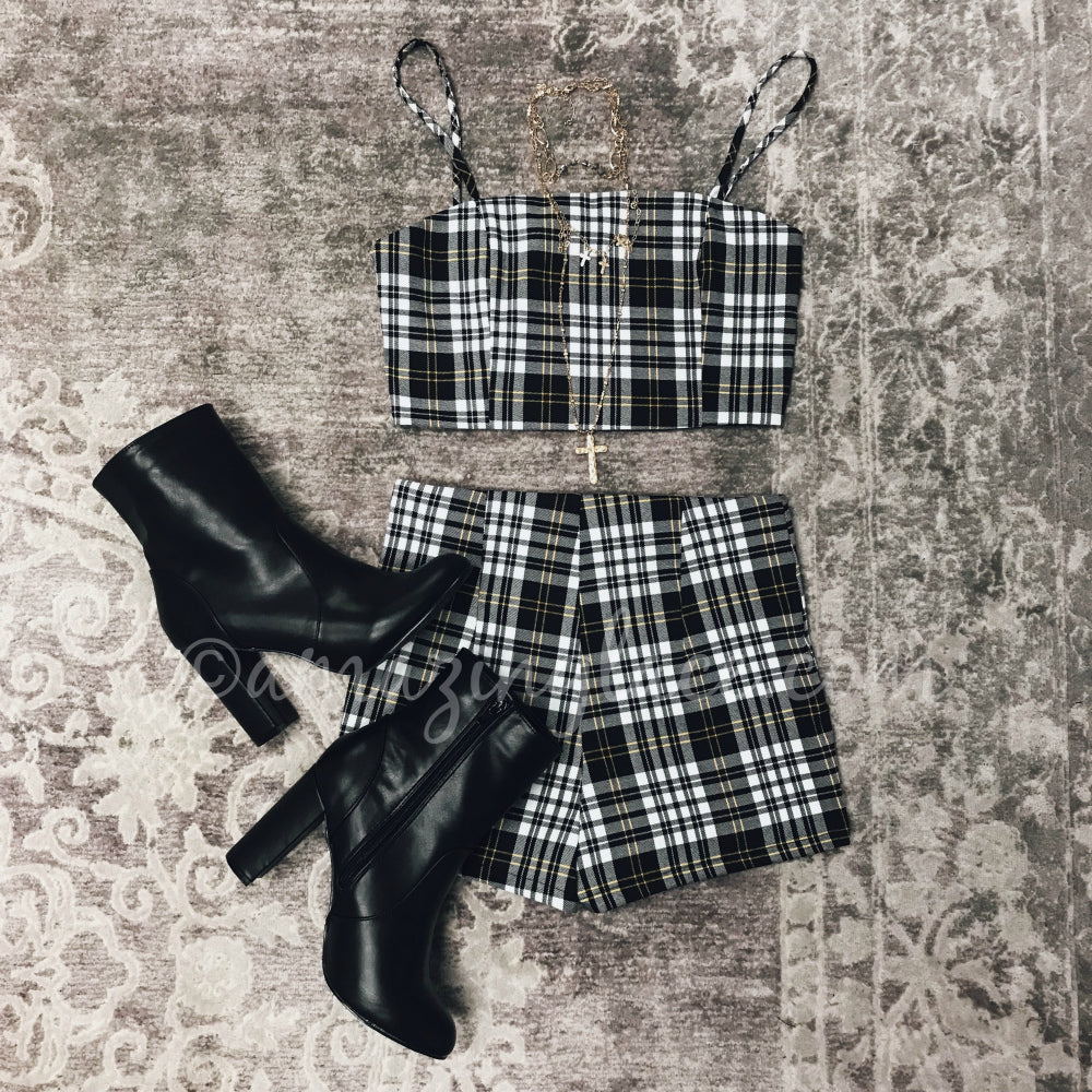 PLAID TWO PIECE SET AND BLACK BOOTS OUTFIT