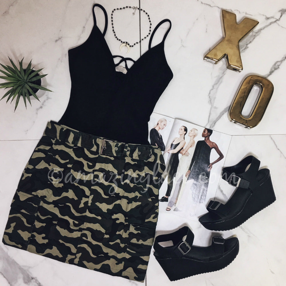 CAMO SKIRT AND BLACK BODYSUIT OUTFIT