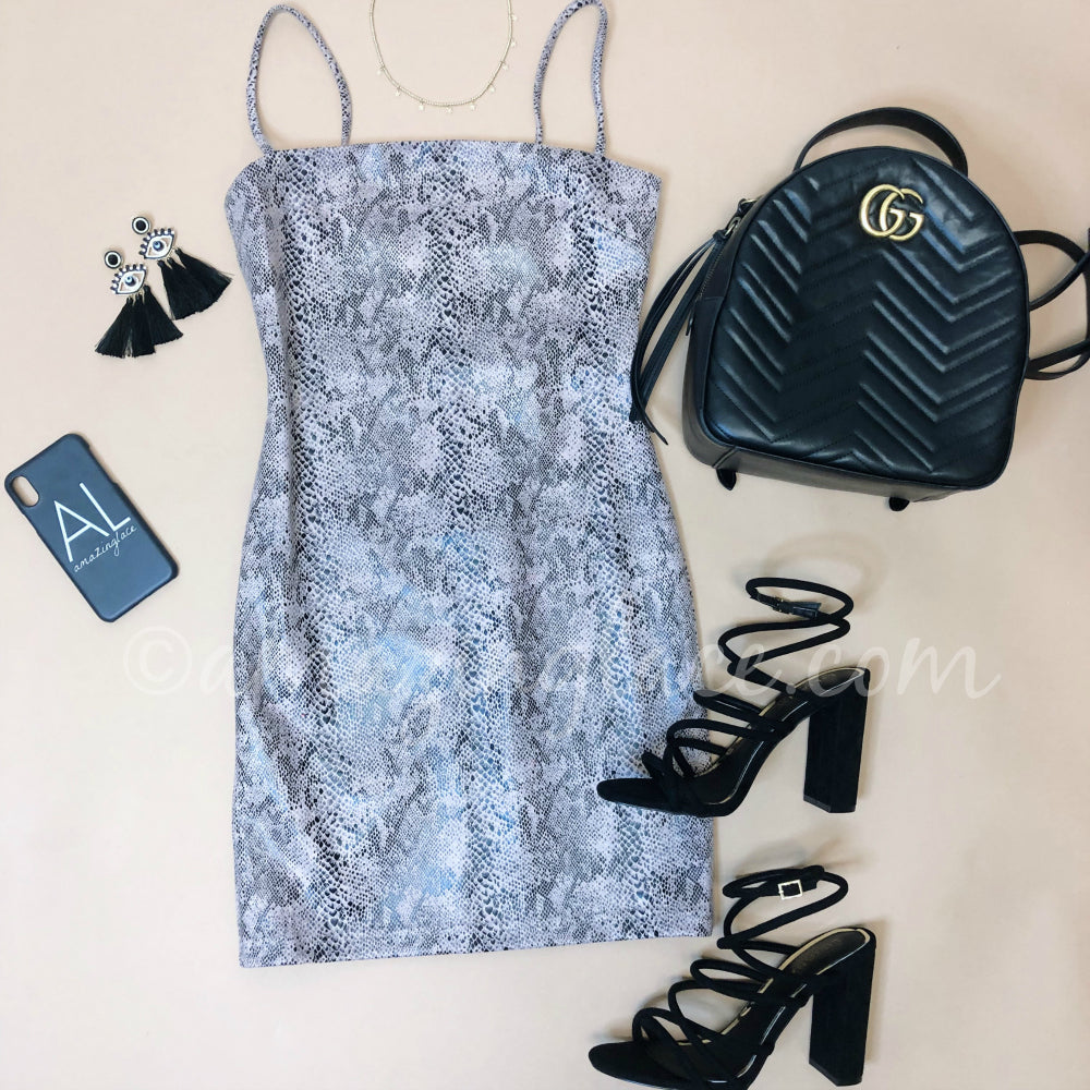 LAVENDER SNAKE MINI DRESS AND BLACK HEELS OUTFIT