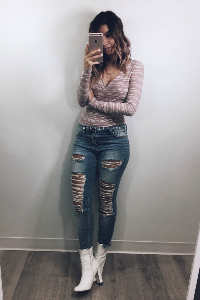 MAUVE BODYSUIT AND JEANS WITH WHITE BOOTIES OUTFIT