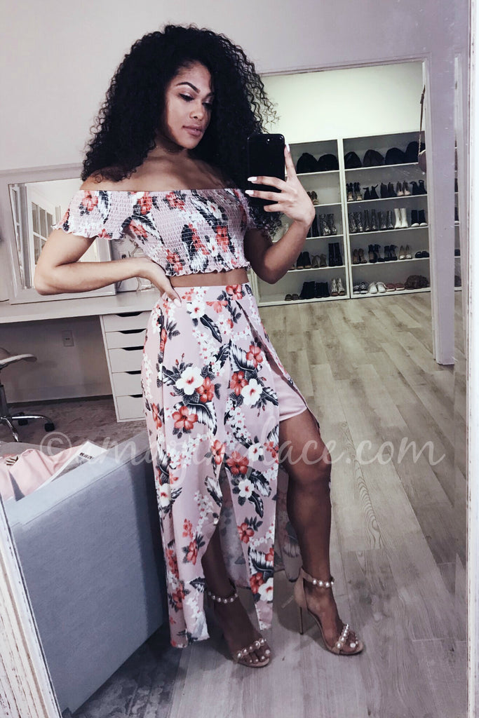 MAUVE FLORAL TWO PIECE SET AND HEELS OUTFIT