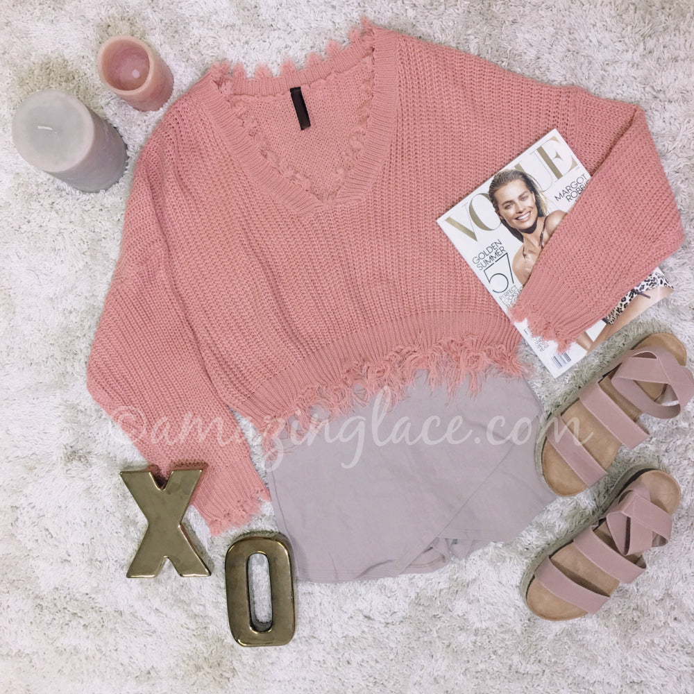 PINK FRAYED SWEATER AND TAUPE SKORT OUTFIT