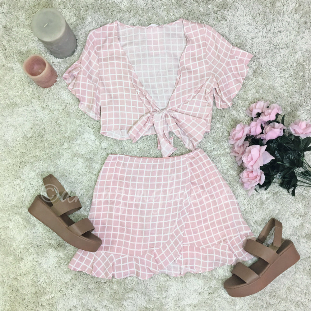 PINK SET AND TAN PLATFORMS OUTFIT
