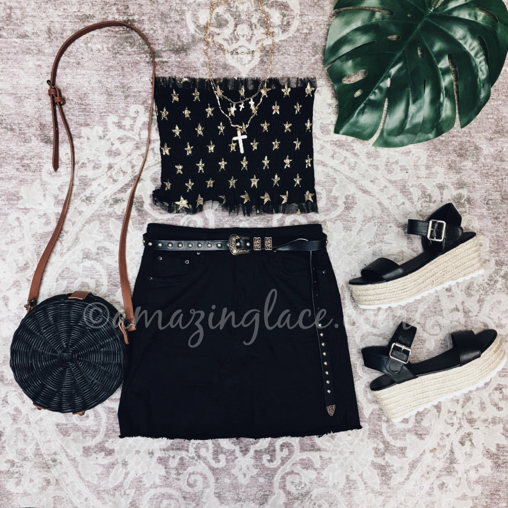 STAR CROP TOP AND BLACK SKIRT OUTFIT