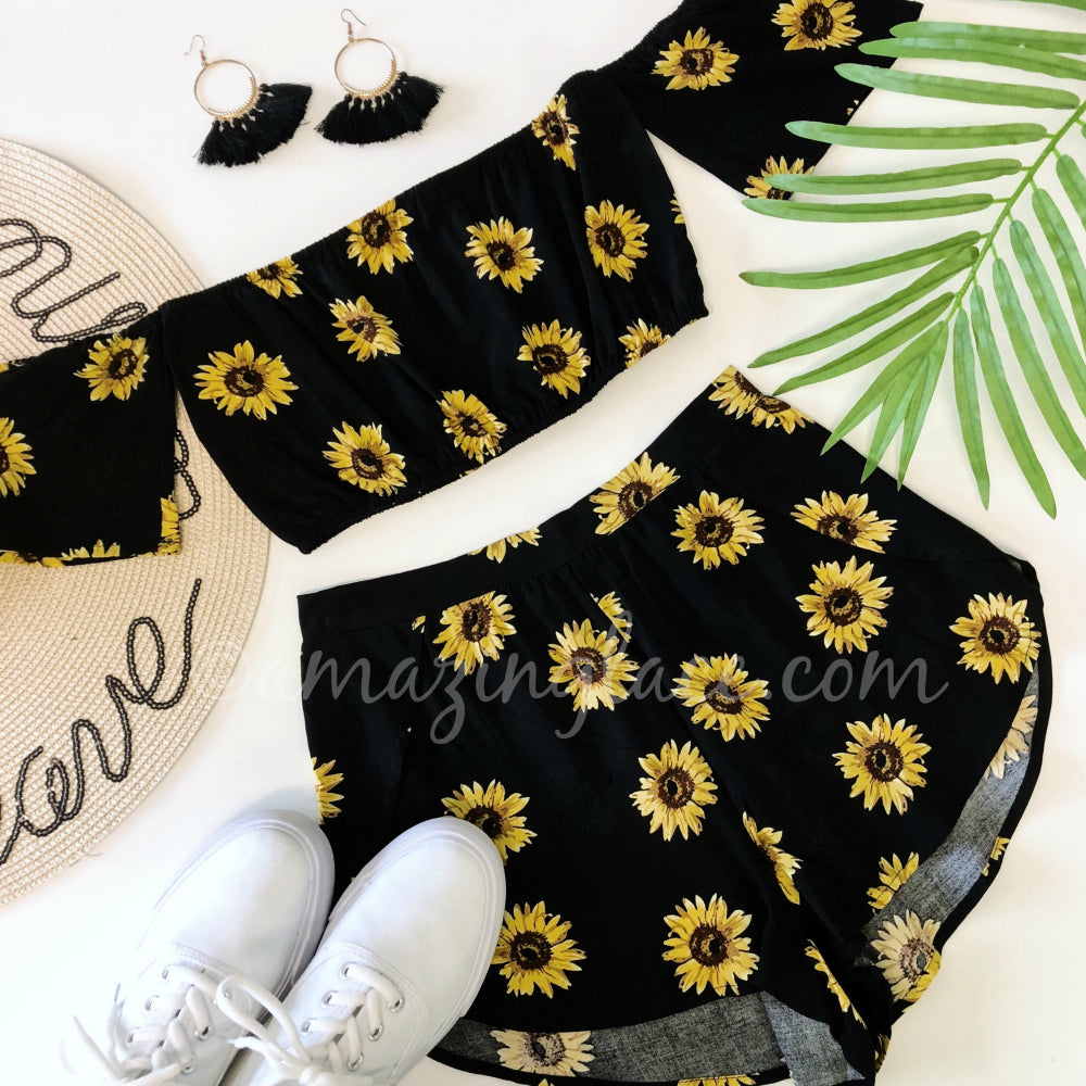 SUNFLOWER SET AND SNEAKERS OUTFIT