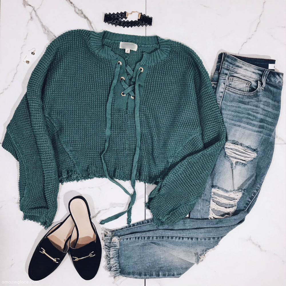 TEAL CROPPED SWEATER AND JEANS OUTFIT