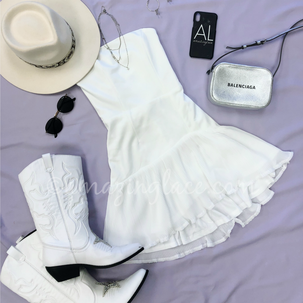 WHITE CORSET DRESS AND STAR BOOTS OUTFIT