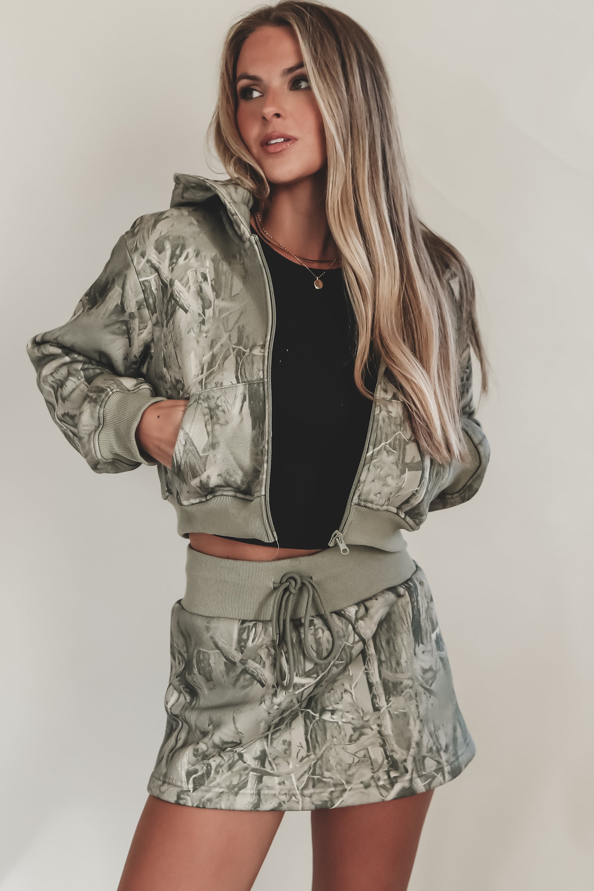 Airport Crush Washed Camo Cropped Zip Up Jacket – Amazing Lace
