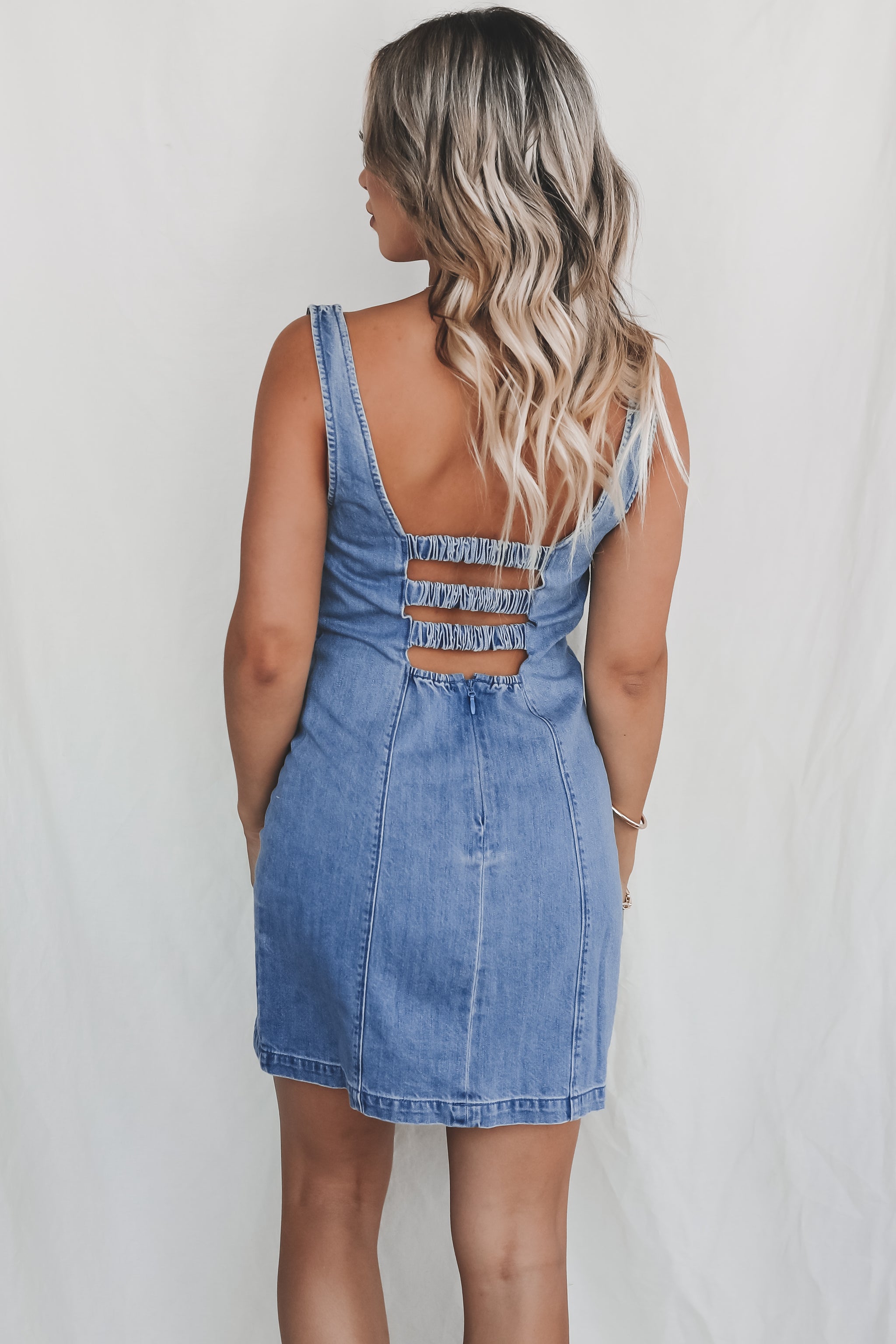 SHOW ME YOUR MUMU Steph Denim Mini Dress – Amazing Lace SHOW ME YOUR MUMU Steph Denim Mini Dress – Amazing Lace