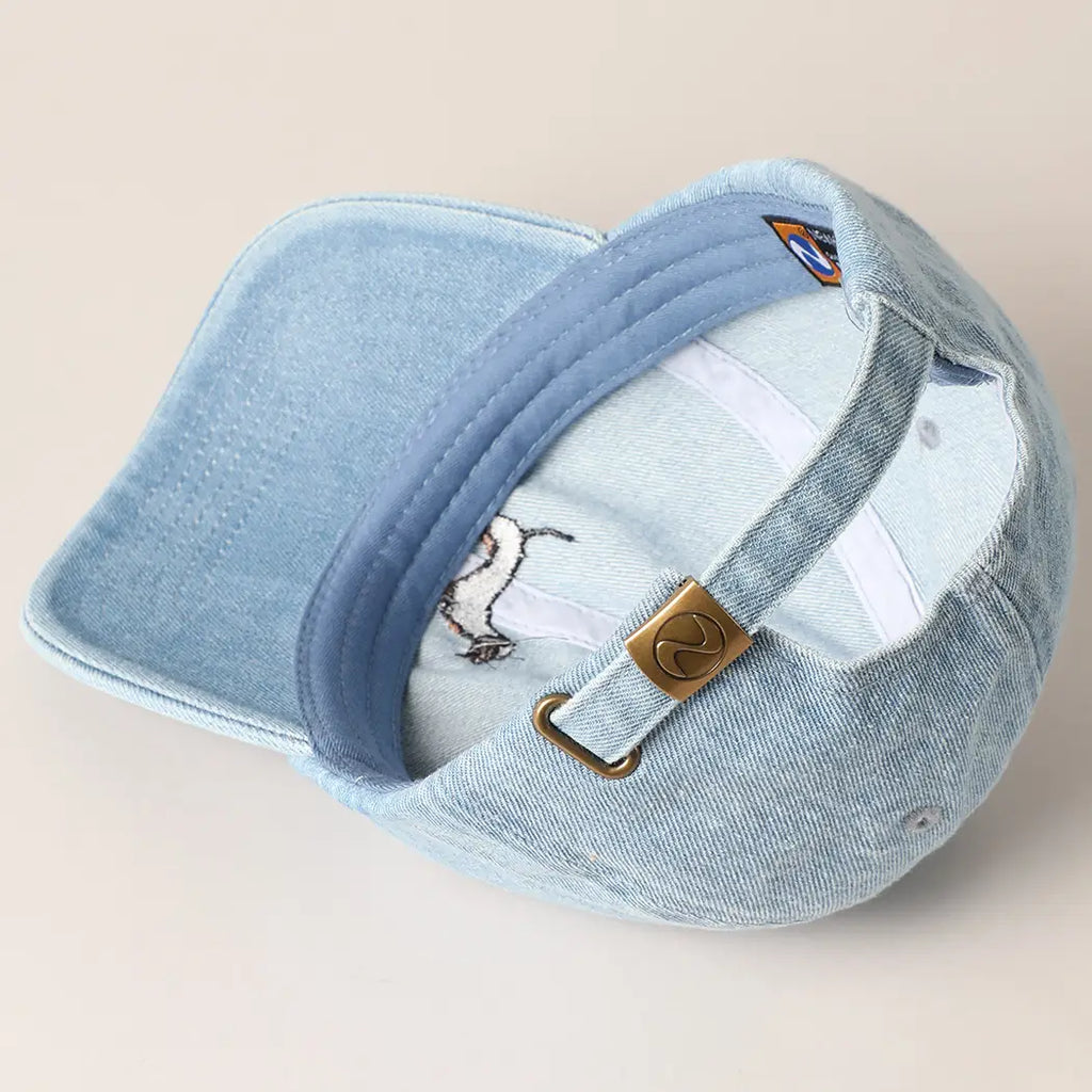 Adjustable baseball hat 